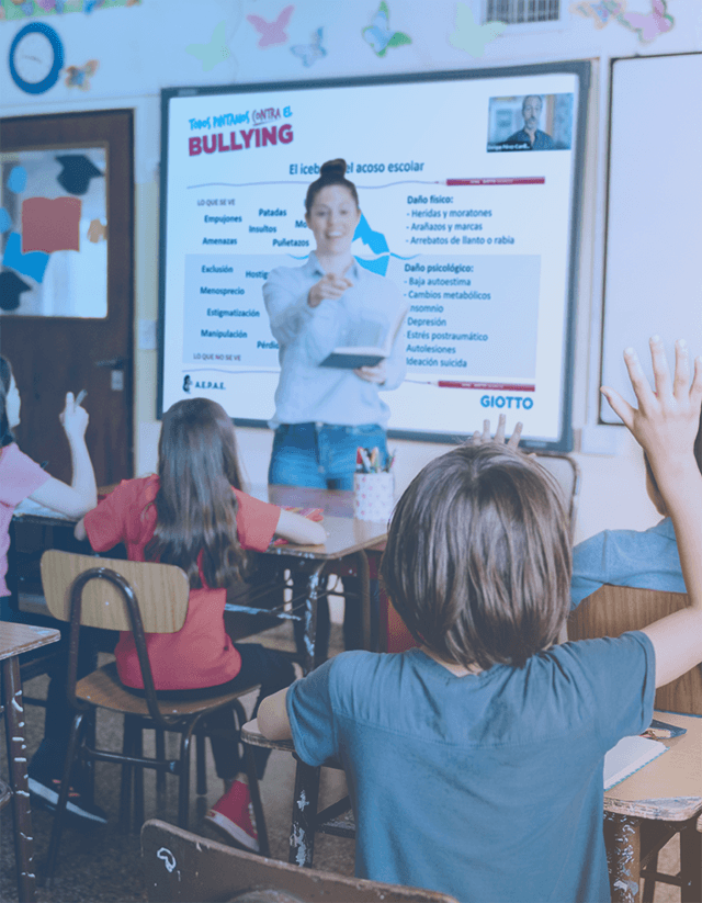 img-v-blue-clase-bullying-640